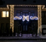 Новогоднее украшение загородных домов, Новогоднее оформление фасада коттеджа  » Кликните для увеличения ->
