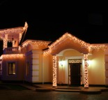 Новогоднее оформление фасада дома  » Кликните для увеличения ->