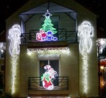 Новогоднее украшение дома светящимися фигурками  » Кликните для увеличения ->